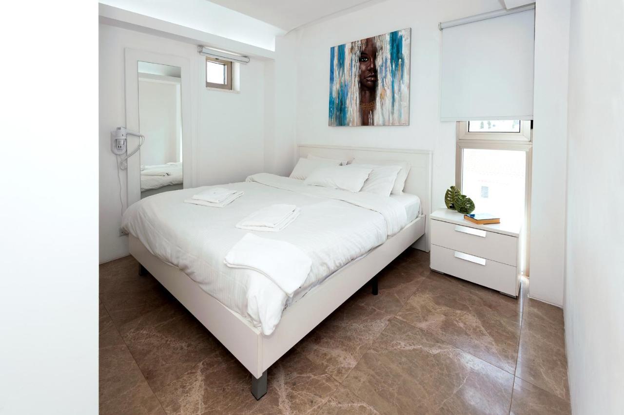 Apartment Marisol - Beachfront โปรทาราส ภายนอก รูปภาพ